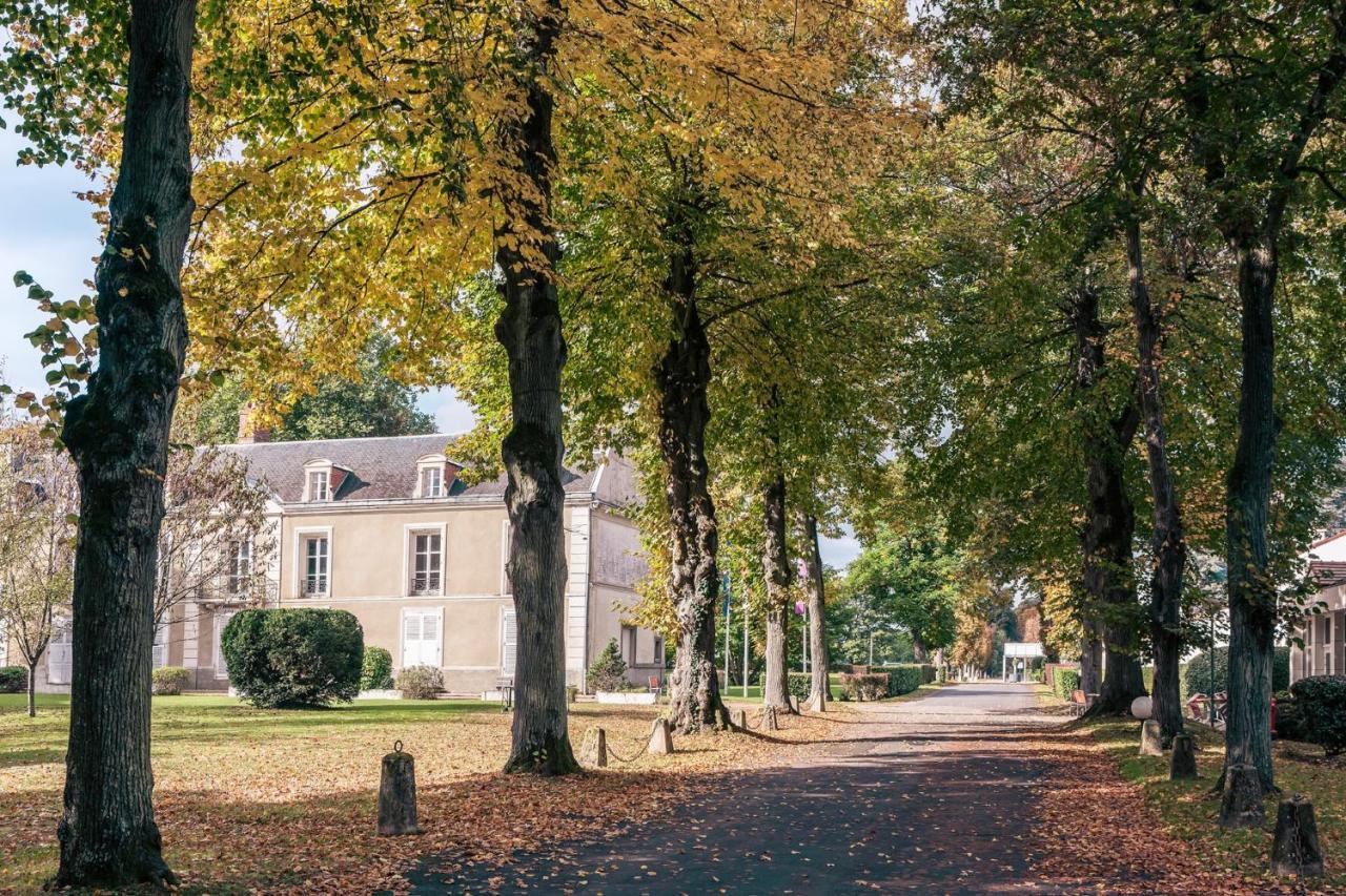 Hotel Mercure Parc Du Coudray - Barbizon Le Coudray-Montceaux Exterior foto